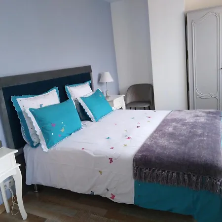 D'hotes Du Bois Joli