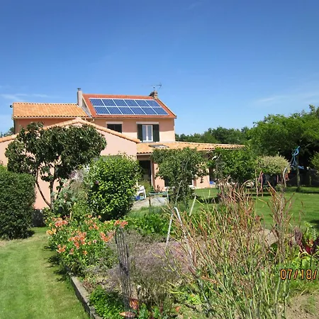 D'hotes Du Bois Joli 3*