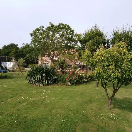 D'hotes Du Bois Joli Bed & Breakfast 3*